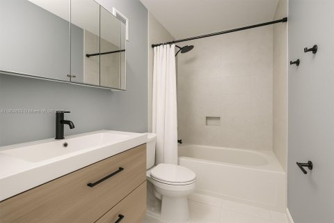 Condominio en alquiler en Miramar, Florida, 3 dormitorios, 134.24 m2 № 1956507 - foto 22