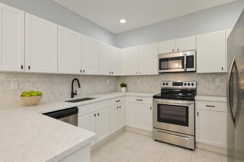 Condominio en alquiler en Miramar, Florida, 3 dormitorios, 134.24 m2 № 1956507 - foto 8