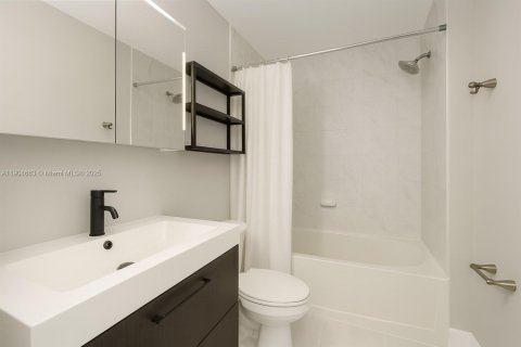 Condominio en alquiler en Miramar, Florida, 3 dormitorios, 134.24 m2 № 1956507 - foto 20