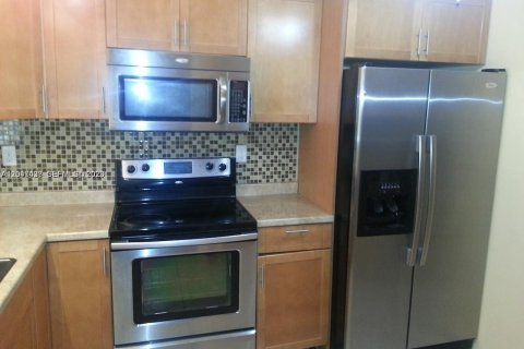 Townhouse in Hollywood, Florida 3 bedrooms, 123.56 sq.m. № 2260854 - photo 4
