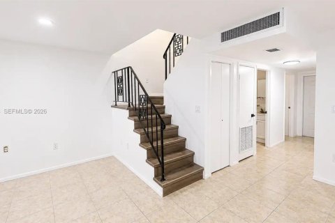 Townhouse in Hollywood, Florida 3 bedrooms, 123.56 sq.m. № 2260854 - photo 6