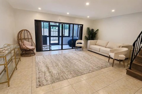Townhouse in Hollywood, Florida 3 bedrooms, 123.56 sq.m. № 2260854 - photo 14