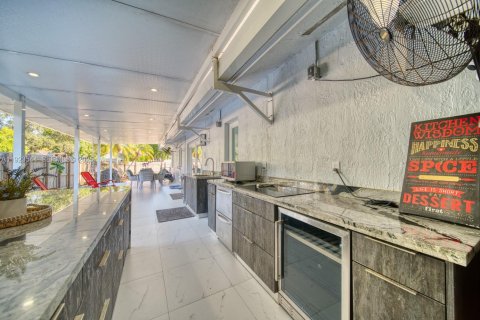 House in Cutler Bay, Florida 4 bedrooms, 195.75 sq.m. № 1986094 - photo 13