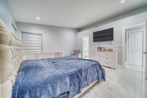 House in Cutler Bay, Florida 4 bedrooms, 195.75 sq.m. № 1986094 - photo 24