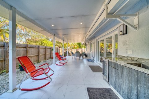 House in Cutler Bay, Florida 4 bedrooms, 195.75 sq.m. № 1986094 - photo 14