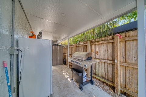 House in Cutler Bay, Florida 4 bedrooms, 195.75 sq.m. № 1986094 - photo 16