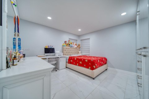 House in Cutler Bay, Florida 4 bedrooms, 195.75 sq.m. № 1986094 - photo 29