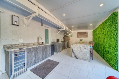 House in Cutler Bay, Florida 4 bedrooms, 195.75 sq.m. № 1986094 - photo 12