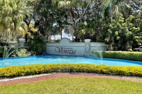 Condominio en venta en Sunrise, Florida, 2 dormitorios, 91.6 m2 № 1874901 - foto 1