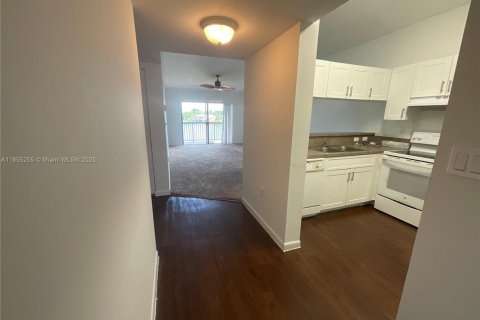 Condominio en venta en Sunrise, Florida, 2 dormitorios, 91.6 m2 № 1874901 - foto 6
