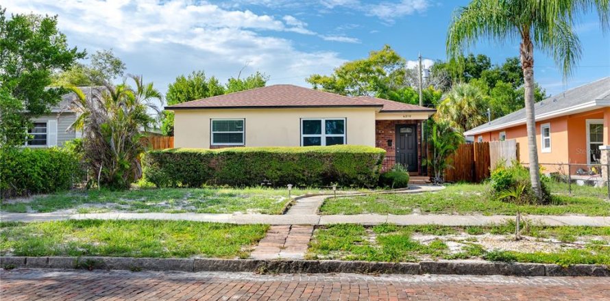 Villa ou maison à Saint Petersburg, Floride 4 chambres, 143.81 m2 № 2287108