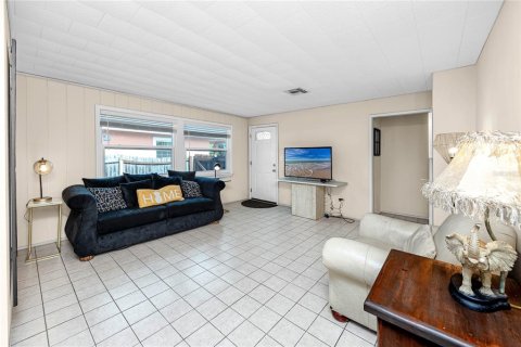 Villa ou maison à vendre à Saint Petersburg, Floride: 4 chambres, 143.81 m2 № 2287108 - photo 8