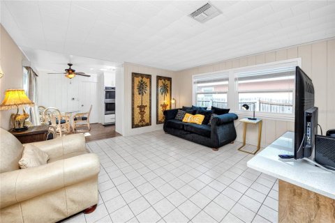 Villa ou maison à vendre à Saint Petersburg, Floride: 4 chambres, 143.81 m2 № 2287108 - photo 9