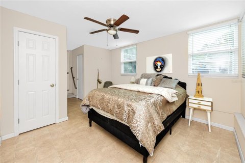 Villa ou maison à vendre à Saint Petersburg, Floride: 4 chambres, 143.81 m2 № 2287108 - photo 18