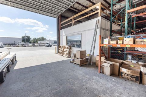 Immobilier commercial à louer à Wildwood, Floride: 46.45 m2 № 2419781 - photo 3