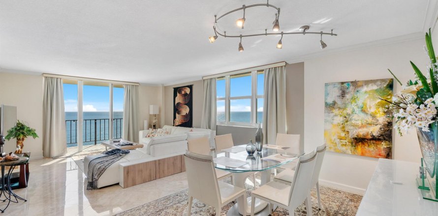 Condo in Lauderdale-by-the-Sea, Florida, 2 bedrooms  № 2432920