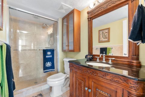 Condo in Lauderdale-by-the-Sea, Florida, 2 bedrooms  № 2432920 - photo 9