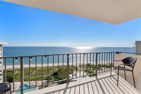 Condo in Lauderdale-by-the-Sea, Florida, 2 bedrooms  № 2432920 - photo 2