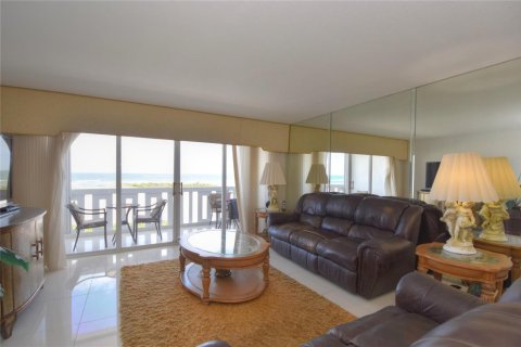 Condo in Pompano Beach, Florida, 2 bedrooms  № 2084616 - photo 19