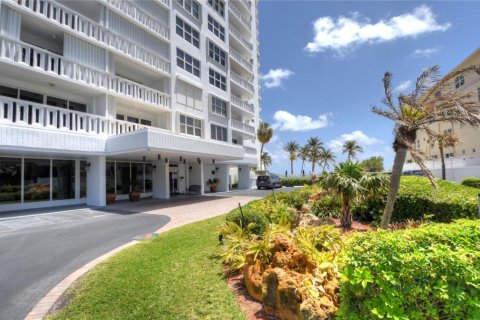 Condo in Pompano Beach, Florida, 2 bedrooms  № 2084616 - photo 3