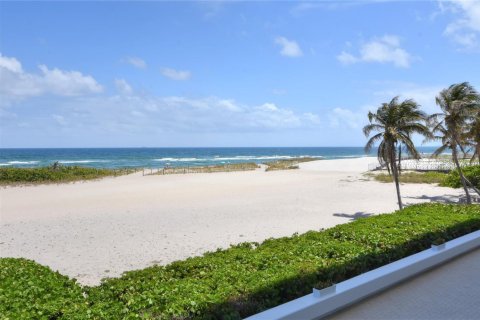 Condo in Pompano Beach, Florida, 2 bedrooms  № 2084616 - photo 29