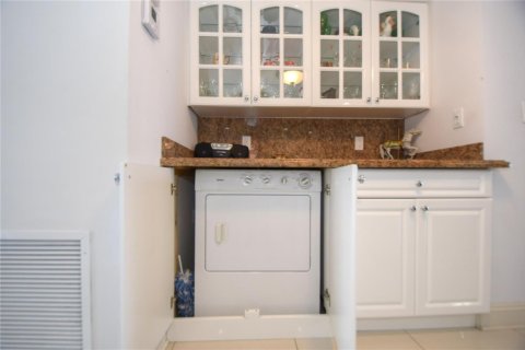 Condo in Pompano Beach, Florida, 2 bedrooms  № 2084616 - photo 15