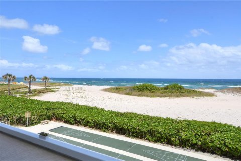 Condo in Pompano Beach, Florida, 2 bedrooms  № 2084616 - photo 27