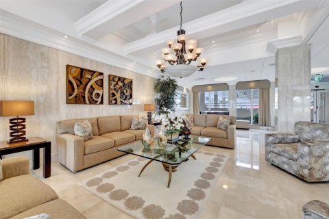 Condo in Pompano Beach, Florida, 2 bedrooms  № 2084616 - photo 4