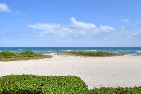 Condo in Pompano Beach, Florida, 2 bedrooms  № 2084616 - photo 28