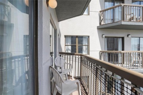 Condo in Orlando, Florida, 2 bedrooms  № 1908079 - photo 21