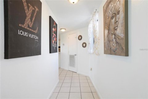 Condo in Orlando, Florida, 2 bedrooms  № 1908079 - photo 3