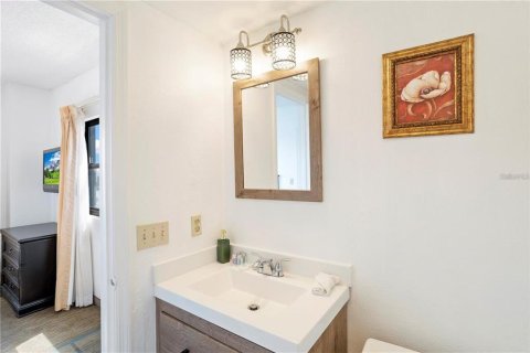 Condo in Orlando, Florida, 2 bedrooms  № 1908079 - photo 14