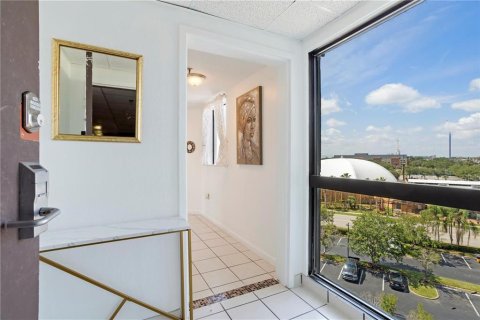 Condo in Orlando, Florida, 2 bedrooms  № 1908079 - photo 2