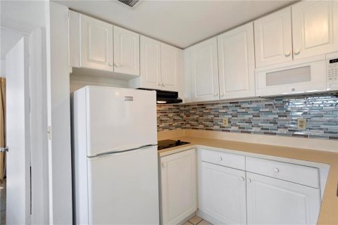 Condo in Orlando, Florida, 2 bedrooms  № 1908079 - photo 10