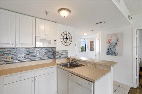 Condo in Orlando, Florida, 2 bedrooms  № 1908079 - photo 9