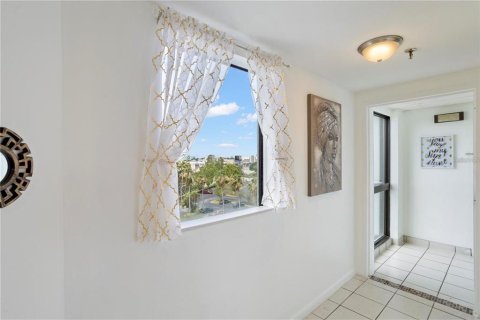 Condo in Orlando, Florida, 2 bedrooms  № 1908079 - photo 22
