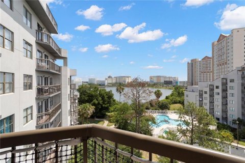Condo in Orlando, Florida, 2 bedrooms  № 1908079 - photo 19