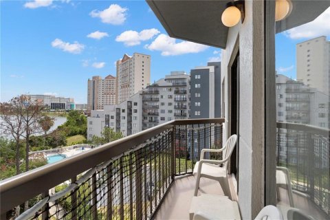 Condo in Orlando, Florida, 2 bedrooms  № 1908079 - photo 20