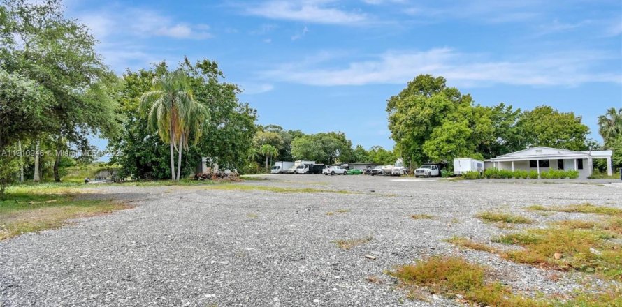 Propiedad comercial en Fort Lauderdale, Florida № 1966161