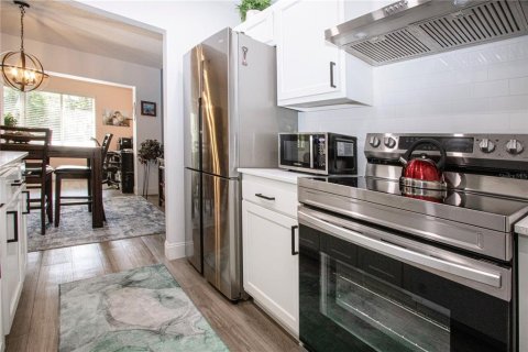 Купить кондоминиум в Сан-Сити-Центр, Флорида 4 комнаты, 100.8м2, № 2093012 - фото 17