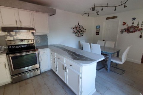 Touwnhouse à louer à Cooper City, Floride: 2 chambres, 117.43 m2 № 1927958 - photo 12