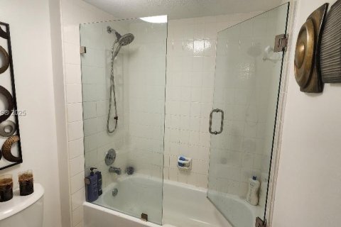 Touwnhouse à louer à Cooper City, Floride: 2 chambres, 117.43 m2 № 1927958 - photo 15