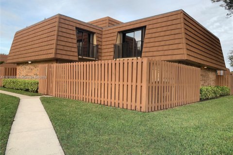 Touwnhouse à louer à Cooper City, Floride: 2 chambres, 117.43 m2 № 1927958 - photo 1