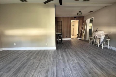 Villa ou maison à louer à Zephyrhills, Floride: 3 chambres, 122.63 m2 № 2439265 - photo 8