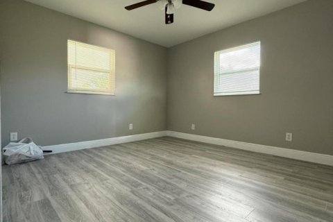 Villa ou maison à louer à Zephyrhills, Floride: 3 chambres, 122.63 m2 № 2439265 - photo 6