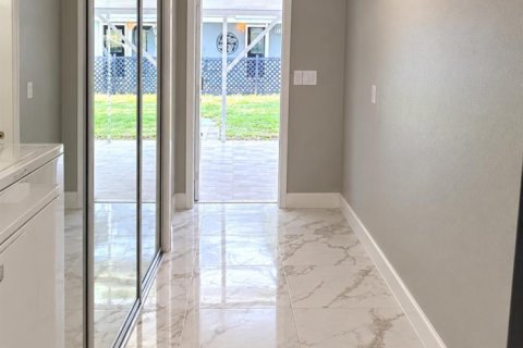 Villa ou maison à louer à Zephyrhills, Floride: 3 chambres, 122.63 m2 № 2439265 - photo 7