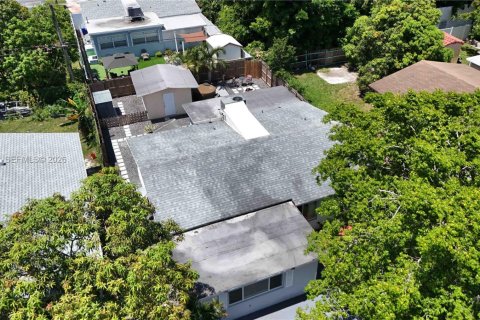 House in Hollywood, Florida 3 bedrooms, 142.23 sq.m. № 2086963 - photo 19