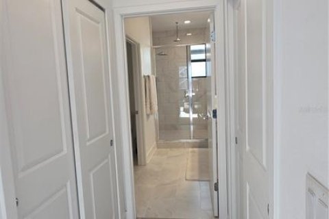Снять в аренду таунхаус в Тампа, Флорида 7 комнат, 279.08м2, № 2099352 - фото 20