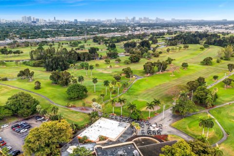 Commercial property in Hollywood, Florida № 1790561 - photo 17