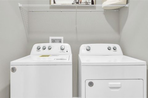 Townhouse in Sarasota, Florida 3 bedrooms, 155.43 sq.m. № 1792758 - photo 19